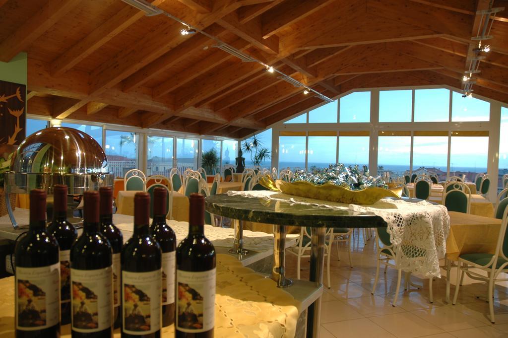 World Village Aparthotel 3*